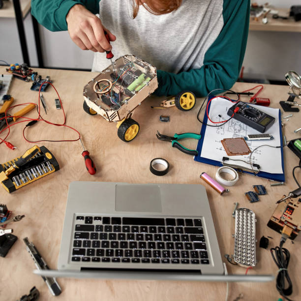Robot Fixing Computer 260+ Robot With Red Head Stock Photos, Pictures & Royalty-Free Images ...