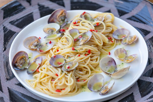 Spaghetti alle vongole, Italian for spaghetti with clams, is a dish that is very popular throughout Italy, especially in Campania.