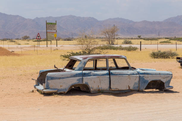 auto abbandonate di solitare, namibia. - solitare foto e immagini stock