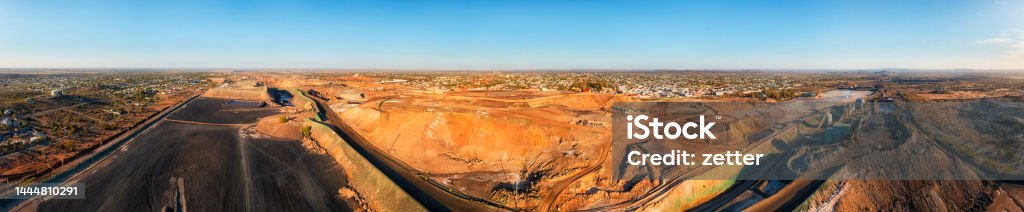 D BH MIne 2 downtown uwide pan Open pit raw materials mine in Broken Hill silver city of Australia - wide aerial panorama over line of Lode Aerial View Stock Photo