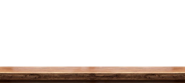 piano del tavolo in legno isolato su sfondo bianco tavolo in legno rustico vuoto, per l'esposizione del prodotto di montaggio o il layout visivo chiave del design. con tracciato di ritaglio - tavolo foto e immagini stock