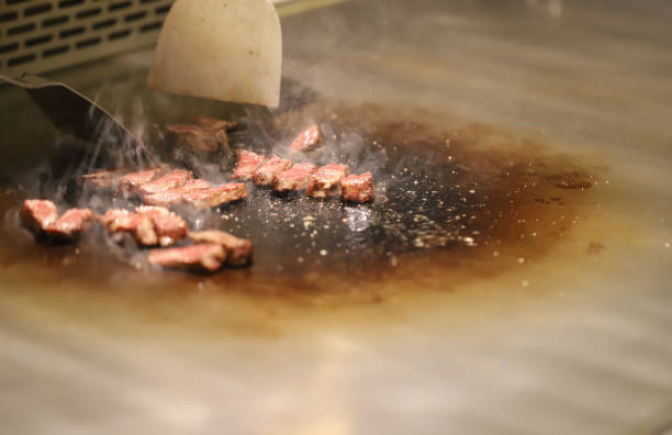 estilo teppanyaki. - teppan yaki fotografías e imágenes de stock