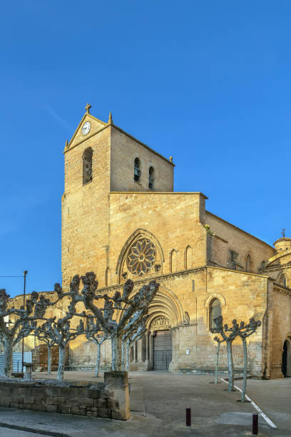 istock San Pedro church, Olite, Spain 1445142397