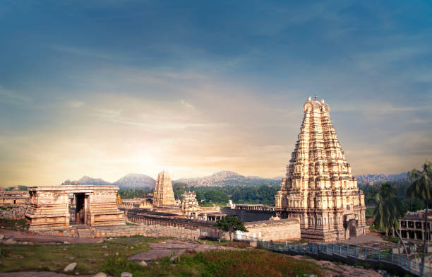 Beautiful View of Sree Virupaksha Temple, Hampi, INDIA, KARNATAKA, UNESCO World Heritage Site, The temple is dedicated to Lord Virupaksha, SHIVA TEMPLE 7th century Beautiful View of Sree Virupaksha Temple, Hampi, INDIA, KARNATAKA, UNESCO World Heritage Site, The temple is dedicated to Lord Virupaksha, SHIVA TEMPLE 7th century virupaksha stock pictures, royalty-free photos & images