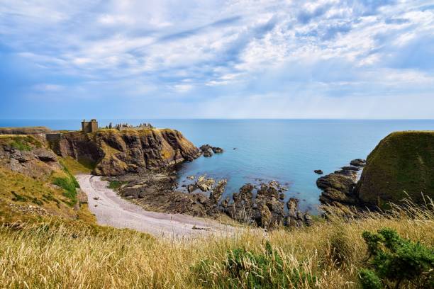 istock Views of Old Hall Bay and Dunnottar Castle 1445262004