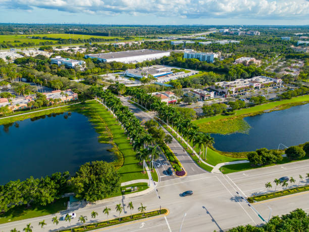 foto aérea de drone de um parque de negócios em weston florida - city of sunrise fotos - fotografias e filmes do acervo