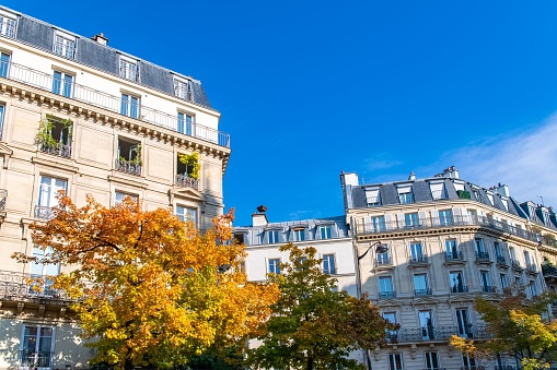 París, edificios típicos en el Marais photo