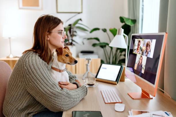 istock Hybrid home meeting 1445460322