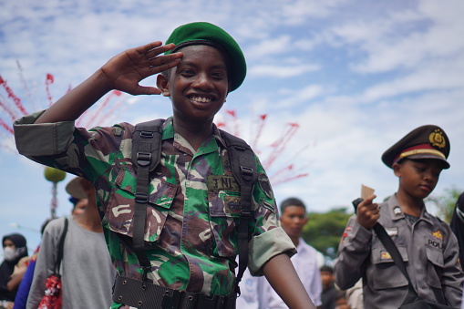 hundreds of students from elementary to high school in Banda Aceh City participated in the carnival parade in commemoration of the 77th Anniversary of the Independence of the Republic of Indonesia. Thursday (18/8/2022)