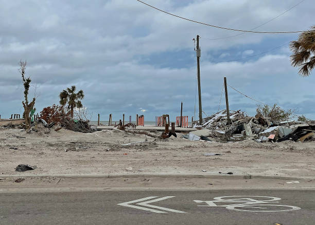 istock Hurricane Ian - Ft. Meyers Beach 1445540906