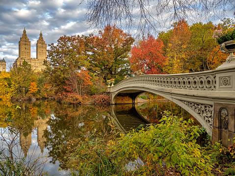 Bow bridge, Central Park, New York City, early morning in late autumn