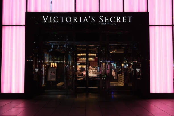 magasin de lingerie victoria’s secret - lingerie féminine photos et images de collection