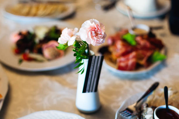 Fresh flowers wedding decoration. Wedding table.
