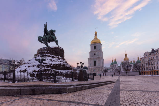 80+ Bogdan Khmelnitsky Statue Photos Stock Photos, Pictures & Royalty