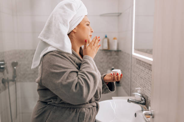 istock Skin care routine after shower 1445811511