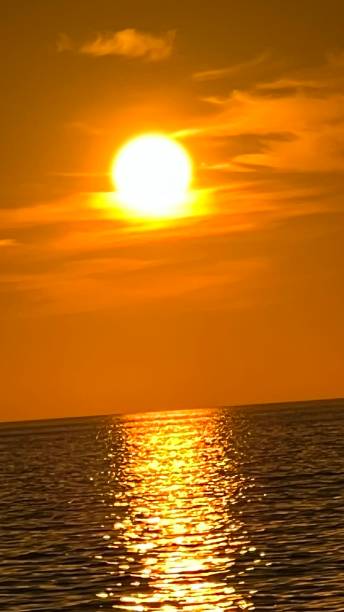 istock THE CALMING POWER OF A GLORIOUS SUNSET. 1445858500