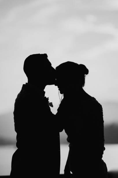 Foto de stock gratuita sobre amor, besando, blanco y negro, de cerca,  escala de grises, hombre, monocromo, mujer, pareja, romántico, silueta