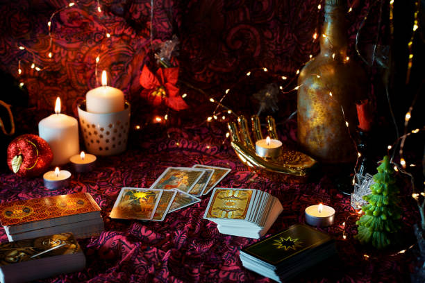 Christmas divination predictions on tarot cards