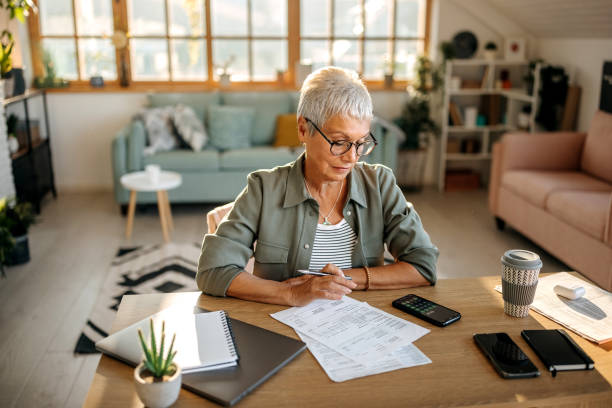 haga que sus finanzas sean correctas - pension retirement planning savings fotografías e imágenes de stock