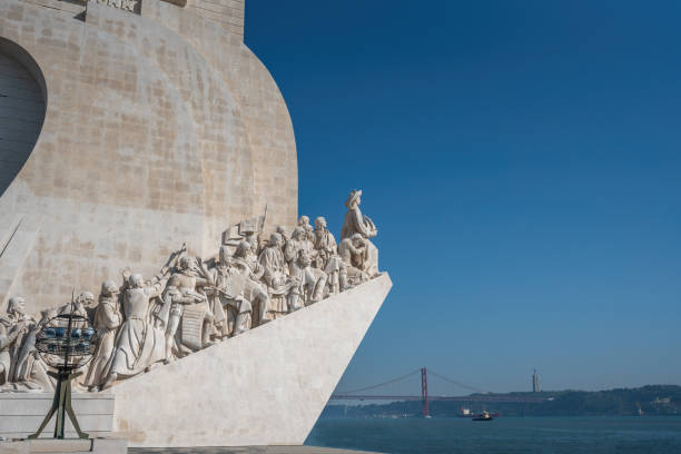 monument aux découvertes (padrao dos descobrimentos) - lisbonne, portugal - lisbonne belem photos et images de collection