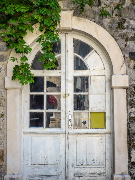 istock Old beautiful door 1446102139