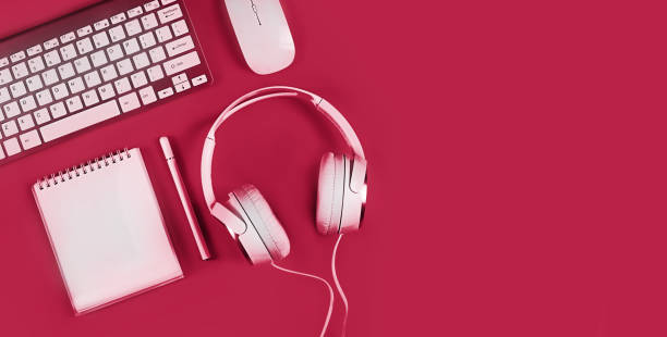istock banner on Viva Magenta color background, flat layout, home office, online training, webinars, seminars, blogging training 1446259840