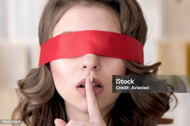 Do You Catch My Meaning Comprehension Concept Stock Photo - Download Image  Now - Blindfold, Listening, Adult - iStock