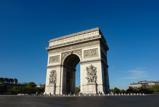 The Arc de Triomphe is one of the iconic buildings in Paris and all of France, and when people simply say the Arc de Triomphe, they often refer to the Arc de Triomphe de Etoile, making it one of the world's leading tourist attractions.