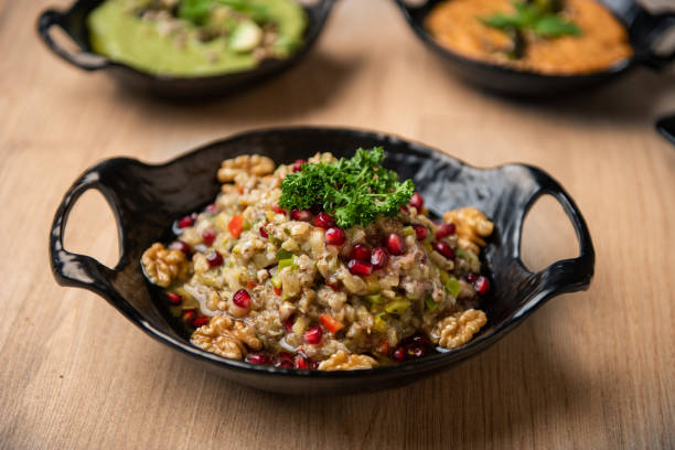 Salada Emirados: Sabor Exótico e Sucesso da Banqueteira - receita deliciosa profissional - passo 1