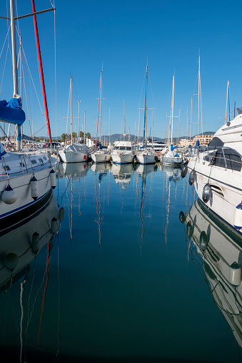 This marina is located at the bottom of the Gulf of Saint-Tropez, Les Marines de Cogolin is made up of 4 basins. Harbor sheltered from all winds. In strong mistral and east wind, it is recommended to reinforce the mooring lines.