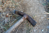 nahaufnahme-gartenhacke-gartenger%C3%A4t