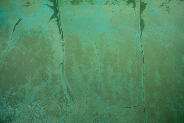 Rubber mats in pools with stains