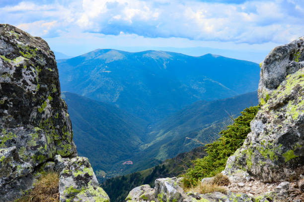 monastero di rila dall'alto - rila mountains foto e immagini stock