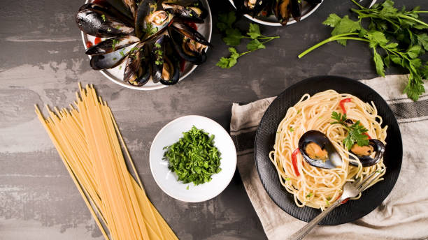 istock Homemade pasta spaghetti with mussels 1446785603