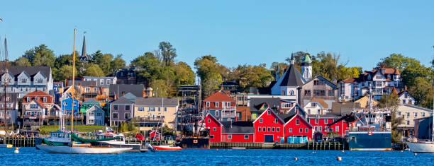 nova scotia stadt zu besuchen - nova scotia stock-fotos und bilder