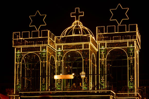The biggest and most popular Christmas Market in Hamburg is at the City Hall. The famous market attract thousands of people from Germany and other countries and is a landmark.