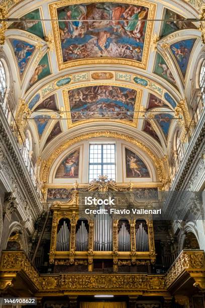 File:Santa Maria della Vittoria in Rome - pipe organ HDR.jpg - Wikipedia