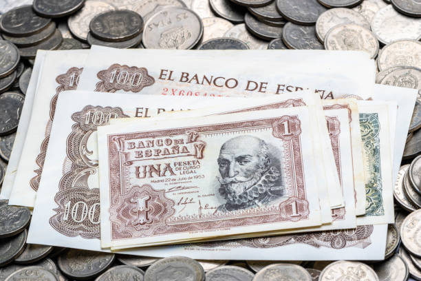 istock Peseta bills on Spanish coins 1446989951
