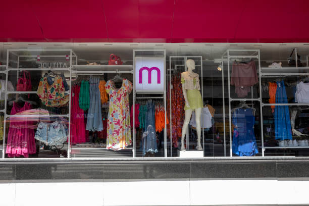 facade of marisa women casual and underwear store, sao paulo, brazil - department store imagens e fotografias de stock