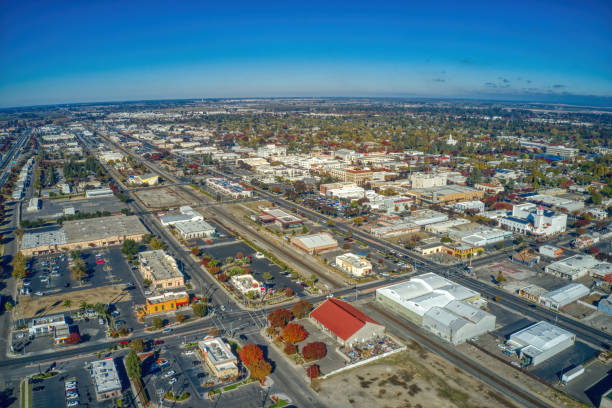 aerial view of downtown merced, california during autumn - merced county imagens e fotografias de stock