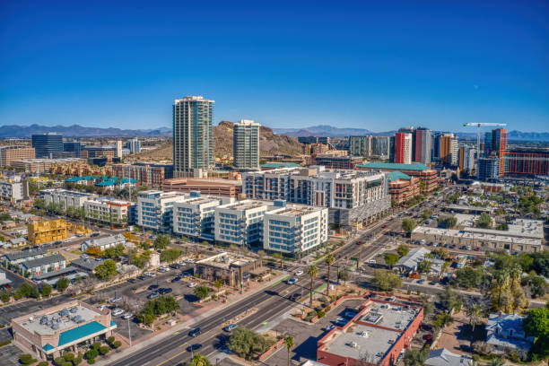 luftaufnahme von tempe, arizona - phoenix downtown district skyline city stock-fotos und bilder