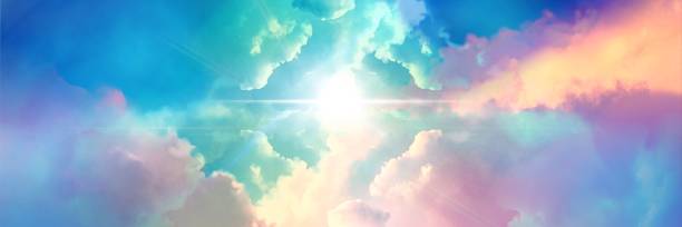 fantasy tło krajobraz szeroki rozmiar ilustracja pięknego świecącego, tajemniczego światła i tęczowych mgławic i gwiazd dryfujących w przestrzeni - fantasy sunbeam backgrounds summer stock illustrations