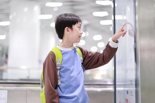 Shenzhen Metro Line 14, the first driverless line in eastern Shenzhen, South China's Guangdong province, on Oct 28, 2022. [Photo provided to chinadaily.com.cn]
The line is 50.34 kilometers long, connecting Futian, Luohu, Longgang and Pingshan districts, with 18 stations. The train could run at a maximum speed of 120 kilometers per hour, and run through the whole line in about 55 minutes. The line will better the transportation situation in eastern Shenzhen.