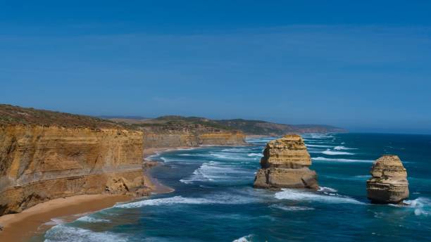 piękne ujęcie dwunastu apostołów w australii - twelve apostles zdjęcia i obrazy z banku zdjęć