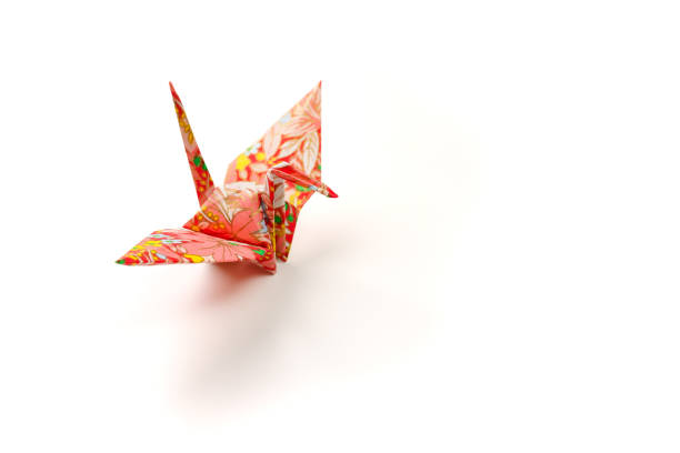 japanese 'orizuru', a folded paper crane - origami crane imagens e fotografias de stock