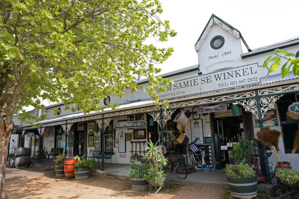 oom samie se winkel general store in stellenbosch, south africa - agriculture beauty in nature boland district building exterior imagens e fotografias de stock