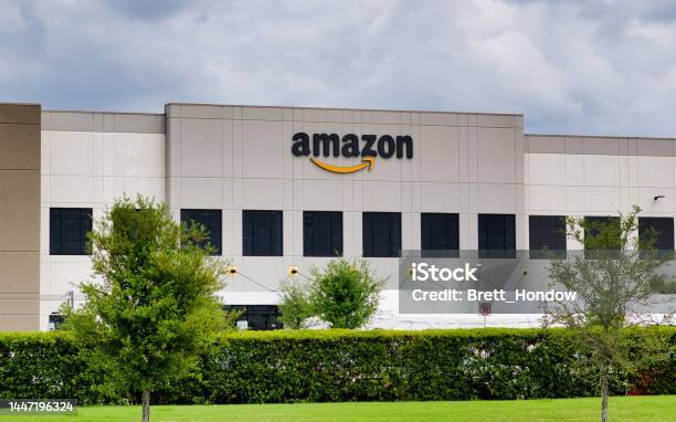Amazon Warehouse Facility Storefront Exterior In Houston Tx Stock Photo - Download Image Now