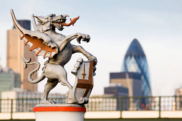 City of London Dragon Boundary Dragon or Griffon marking out the perimeter of the old City of London, Gherkin and Natwest Tower (Tower 42) in the background tower 42 stock pictures, royalty-free photos & images
