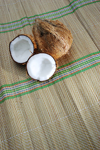 Frutta cocco matura - foto stock