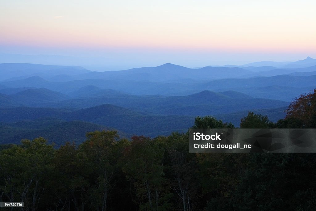 Zachód słońca w górach Blue Ridge - Zbiór zdjęć royalty-free (Appalachy)